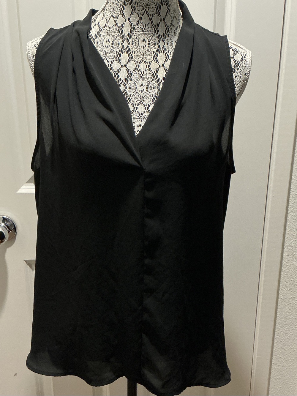 VC Classic Black V-Neck Sleeveless Camisole